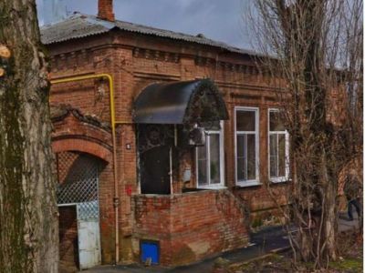 Дом жилой полковника И.С. Соколова с въездными воротами