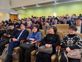 В Якутске проходит публичный отчет министерства образования Якутии