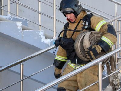 В Нерюнгри горел девятиэтажный жилой дом