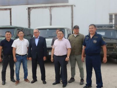 Бойцам СВО из Якутии за год отправили 136 автомобилей