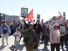 Фото. В Якутске акция «Бессмертный полк» собрала более 50 тысяч человек
