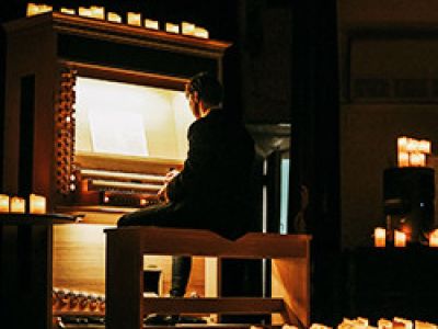 Киномузыка на органе при свечах