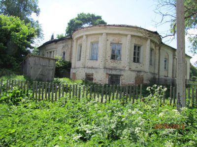Памятное место, где в своем имении бывал писатель, общественный деятель, теоретик славянофильства А.С. Хомяков