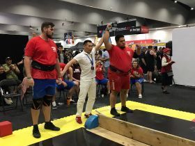 Арнольд Шварценеггер дал старт соревнованиям мас-рестлеров в Австралии