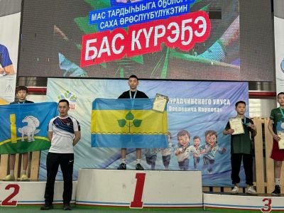 В Чурапче провели первенство Якутии по мас-рестлингу