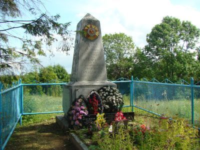 Братская могила воинов Советской Армии, погибших в 1944 г.