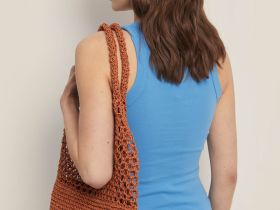 Майка приталенного силуэта