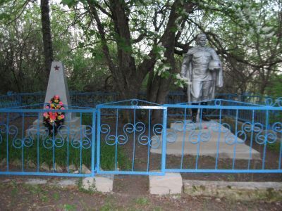 Братская могила воинов, погибших в 1943 г.