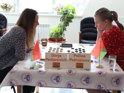 Сестры из Белоруссии лидируют на чемпионате мира по шашкам среди женщин в Якутске