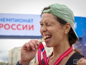 Якутянка Татьяна Артемьева впервые завоевала серебро чемпионата России по бегу 100 км