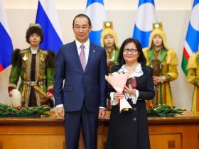 Айсен Николаев вручил государственные награды отличившимся якутянам