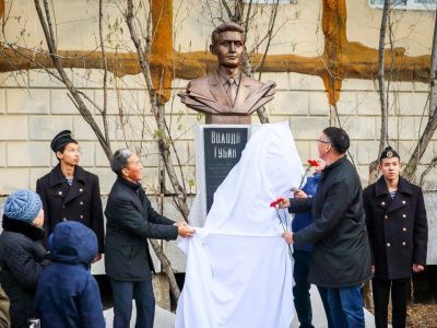 Герой нашего города. В Якутске торжественно открыли бюст Володи Губина