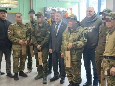 В аэропорту Якутска встретили бойцов, прибывших из зоны спецоперации в отпуск