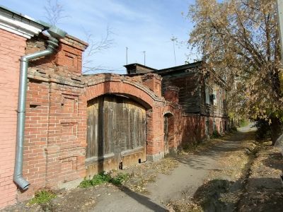 Ограда, ворота