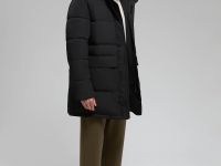 Утепленная куртка с капюшоном