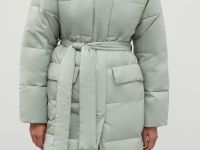 Утепленное пальто с поясом