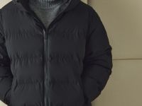 Утеплённая куртка с капюшоном и бесшовной стёжкой, Черный