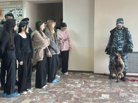 Транспортная полиция Якутии провела день открытых дверей для школьников