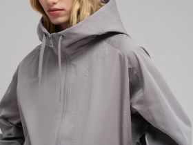 Ветровка с водоотталкивающим эффектом