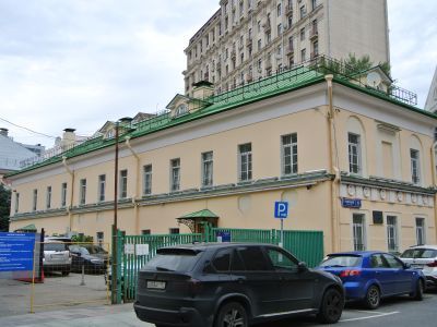 Флигель восточный, 1810 г., 1833 г., 1890-е гг.