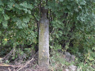 Стела надмогильная