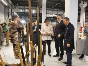 В Якутии отметили 80-летие Бориса Неустроева — Мандар Уус