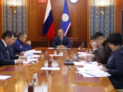 Глава Якутии провел заседание оперштаба по строительству