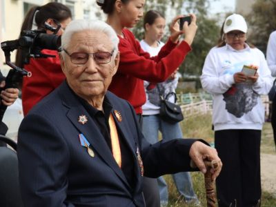 В Якутске поздравили ветеранов с 80-летием окончания Второй мировой войны