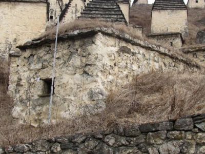 Склеп полуподземный с гладкой фасадной стеной 8