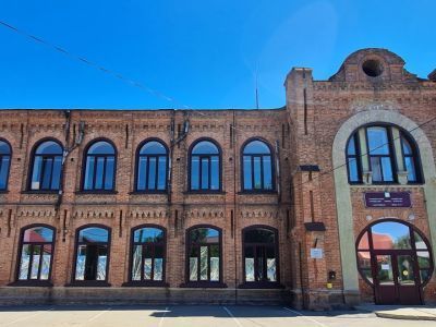 Здание школы имени 19 февраля 1861 года