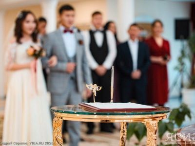 Больше половины россиян убеждены, что брак закрепляет любовь в семье