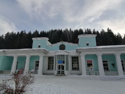 Здание радонолечебницы № 1, где в 1936-38 гг. работал, осуществлял научное руководство деятельностью курорта Мясников Александр Леонидович - врач-терапевт, Академик АМН СССР, лауреат Международной премии «Золотой стетоскоп»