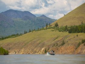 Река Индигирка. Через Ущелье Восторга и Восхищения! Маршрут: п.Усть-Нера - с.Хонуу