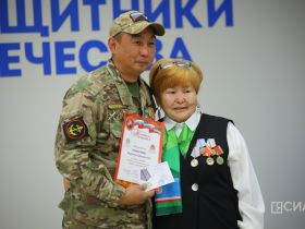 Якутянам вручили нагрудные знаки союза добровольцев Донбасса