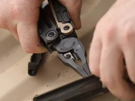 Мультитул Leatherman MUT Black, сталь 420НС, 16 инструментов с зеленым чехлом