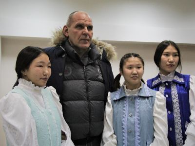 «Здесь правильные борцовские традиции». Александр Карелин прилетел в Якутию