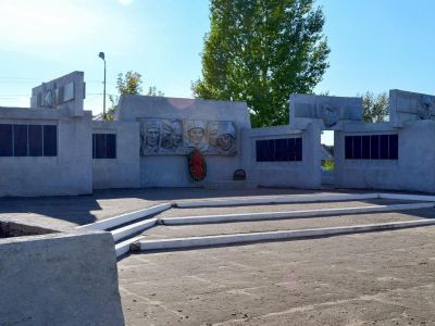 Мемориальный комплекс "Никто не забыт, ничто не забыто", землякам, погибшим в годы Великой Отечественной войны (1941-1945 гг.)