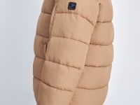 Утепленная стеганая куртка со съемным капюшоном