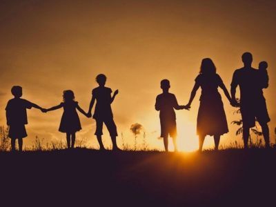 Родителям объяснили, как продлить удостоверение многодетной семьи онлайн