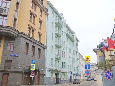 Доходный дом К.К.Мазинга, 1912 г., архитектор Г.Ф.Ярцев. В этом доме с 1913 по 1926 гг. жил и работал известный математик и общественный деятель К.К.Мазинг