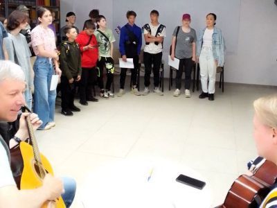 В детской библиотеке Мирного прошел музыкальный марафон «Культурный обмен»