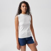 Женская футболка Lacoste приталенного кроя