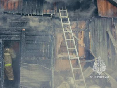 Установлено, что в пожаре в селе Майя погибла молодая семья с ребенком