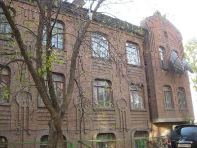Здание, в котором в 1921-1924 гг. размещался Владивостокский (ныне - Дальневосточный) политехнический институт