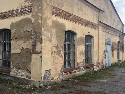 Здание, в котором учился Герой Советского Союза В.А.Михалев