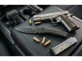 Автоматический нож Zero Tolerance 0556BLK BLackout, сталь MagnaCut, рукоять титан/карбон