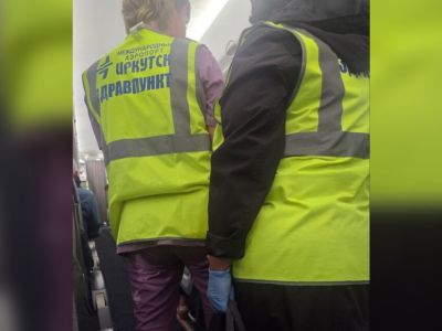 Пару из Якутии сняли с рейса в Иркутске из-за ссоры на борту