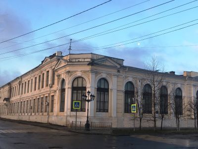 Здание женской казенной гимназии