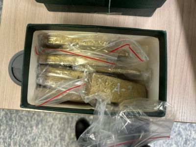 Житель Ингушетии пытался провезти через Якутию золотые слитки на 105 миллионов рублей