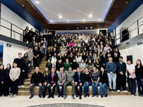 Губернатор Демешин встретился со студентами в Якутске